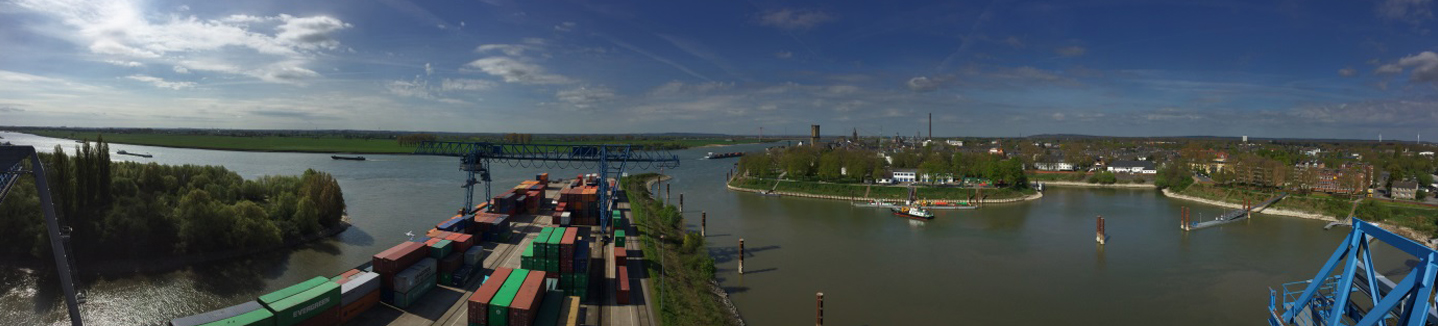 Luftbild vom Hafen Richtung Rheinpromenade