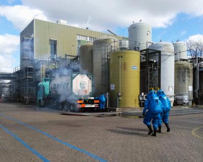 Feuerwehrübung Auf dem Betriebsgelände der Kao Chemicals GmbH waren bei der Übung Gefahrstoffe ausgetreten.