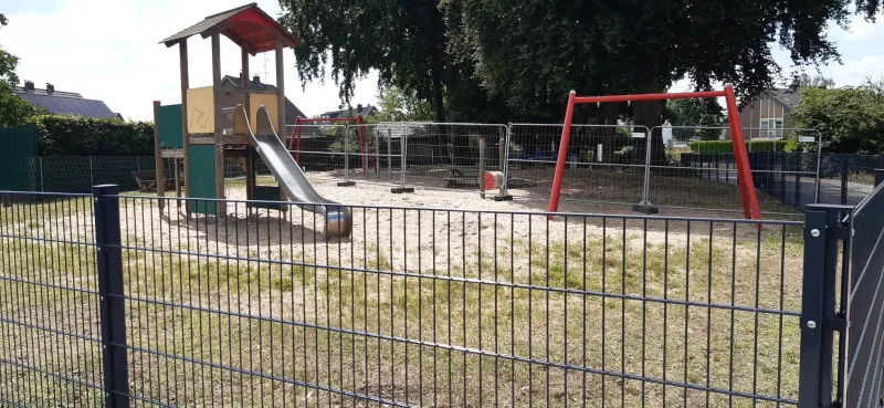Teilsperrung Spielplatz Eikelnberger Weg Teilsperrung Spielplatz Eikelnberger Weg